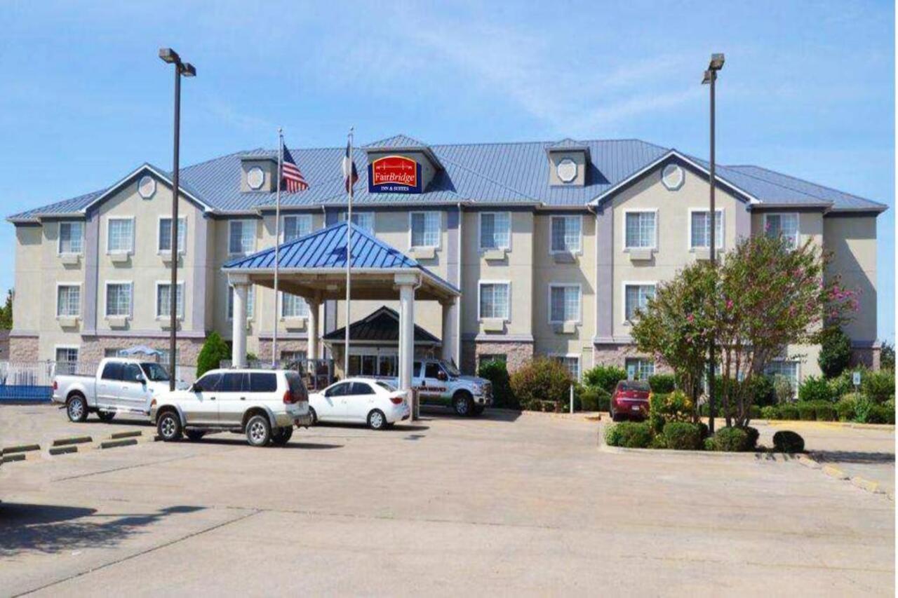 Fairbridge Inn & Suites Cleburne Exteriér fotografie